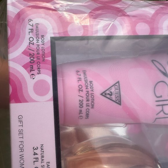 Guess Girl 3 pc Gift set 3.4 oz EDT + 6.7 oz Body Lotion + 15 ml spray mini - Picture 3 of 5
